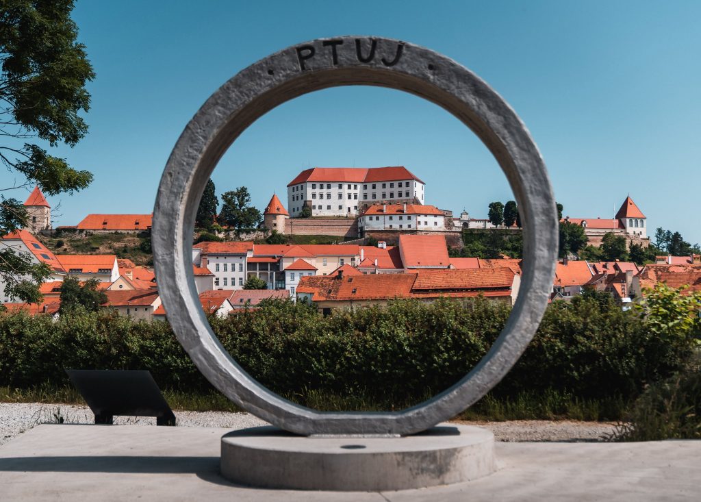Ptuj s prstanom